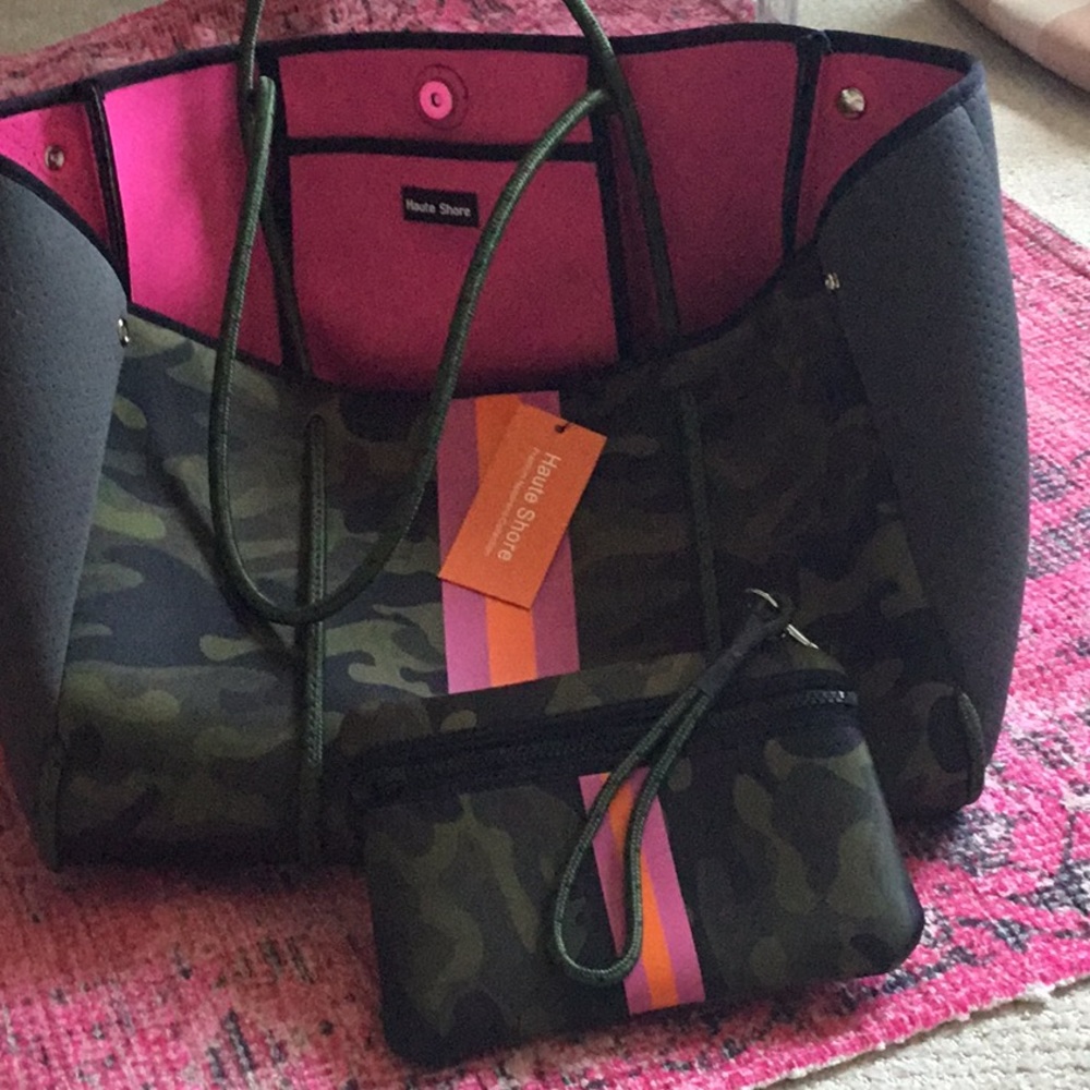 NWT Neoprene Camo Tote